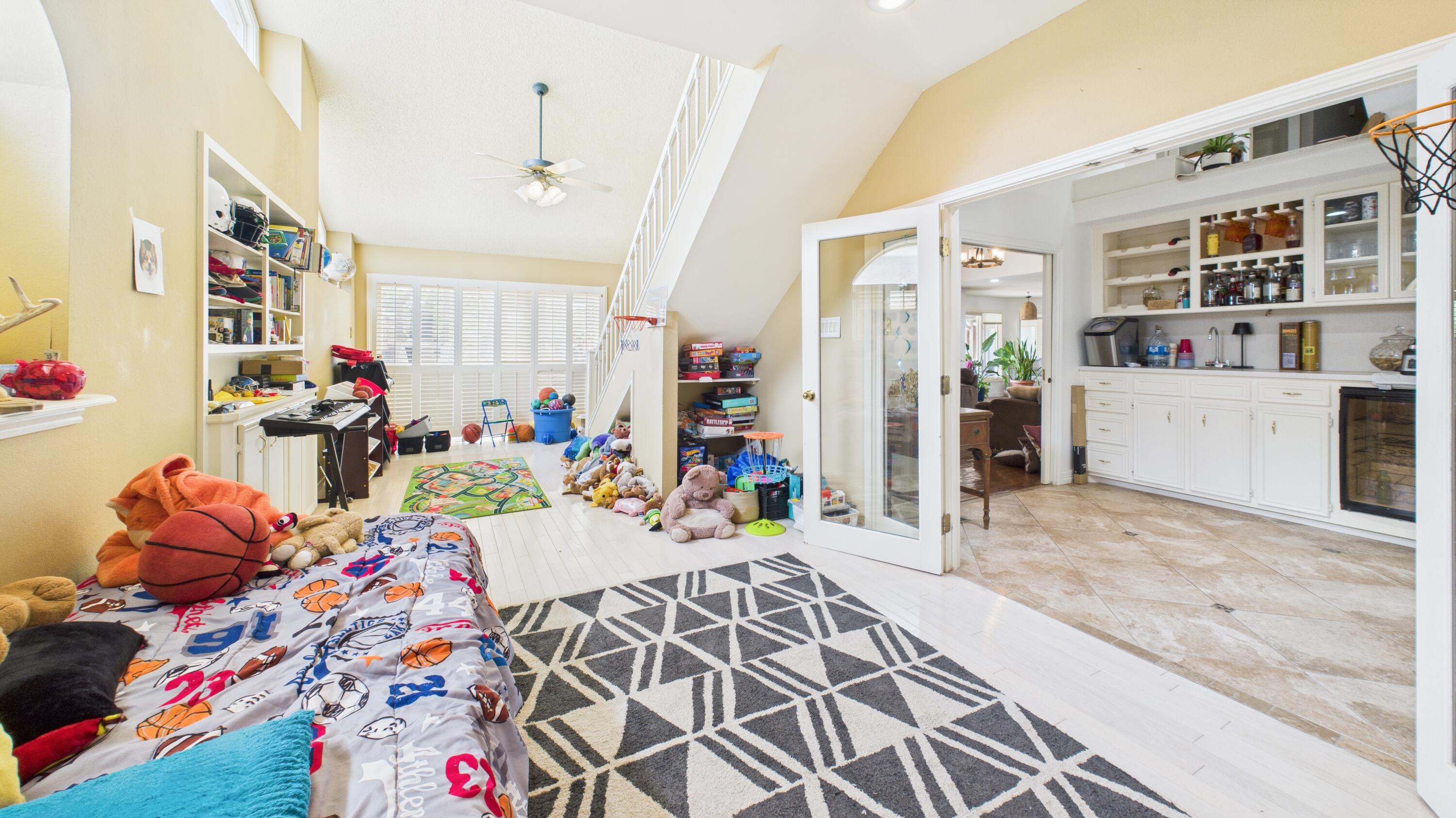 4615 94th Street Lubbock, TX 79424 - Photo 44 of 82 CAM03710G0-PR0105-STILL054