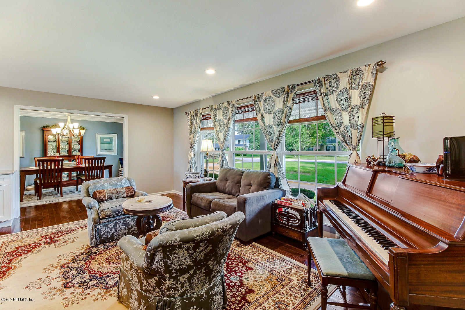 8112 Pine Lake Road Jacksonville, FL 32256 - Photo 19 of 65 Living room