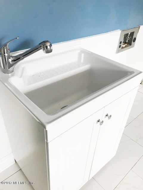 8112 Pine Lake Road Jacksonville, FL 32256 - Photo 33 of 65 laundry sink