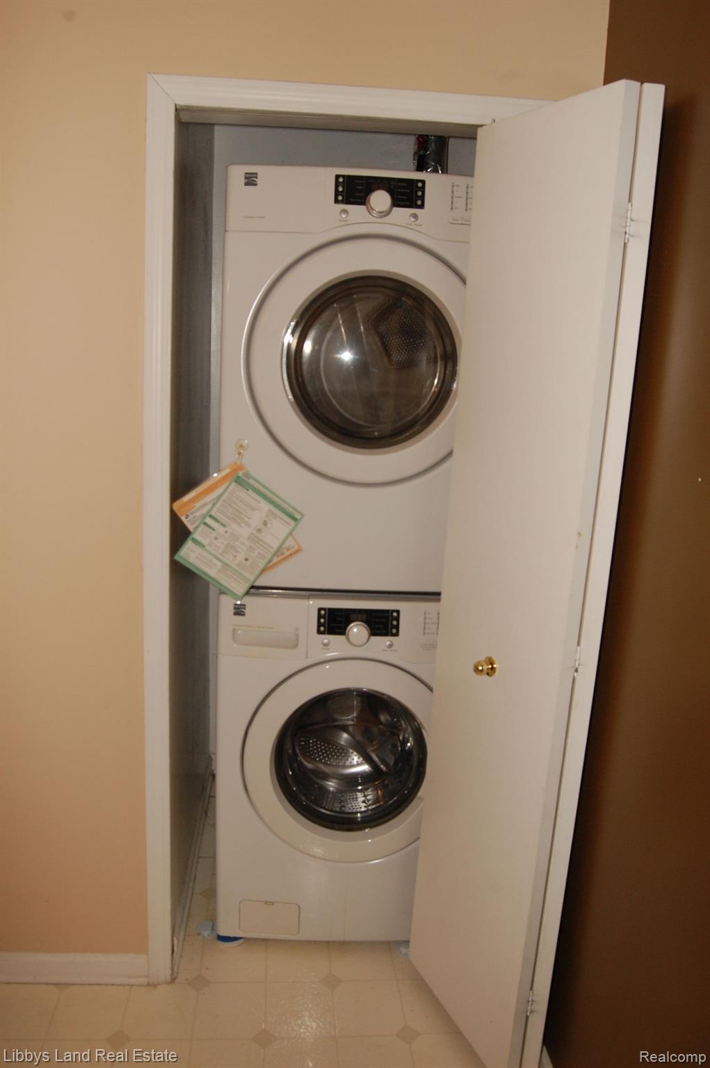4328 Schaefer Road, Unit 28 Dearborn, MI 48126 - Photo 13 of 19 Gallery Image 13