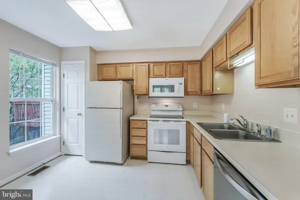 $3,000 | 6414 Lureta Ann Lane, Springfield, VA 22150