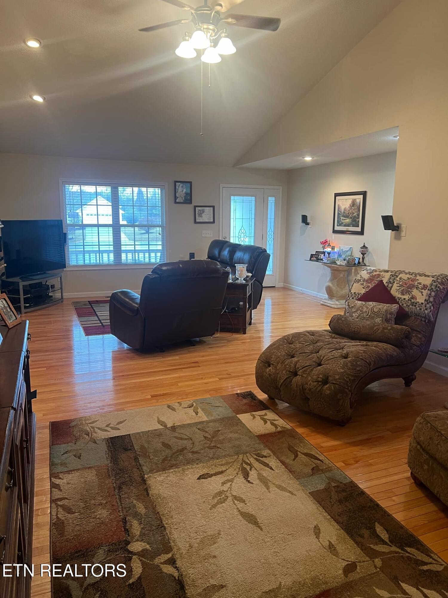 82 Summerwind Court Crossville, TN 38571 - Photo 10 of 48 0079696d-8061-41e1-bbbb-da23da02b132