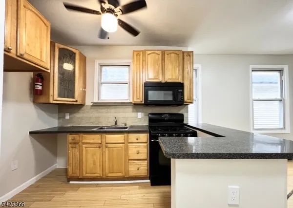 $3,000 | 134 North 14th Street, Unit 2, East Orange, NJ 07017