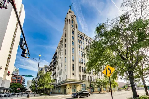 $549,000 | 758 North Larrabee Street, Unit 509, Chicago, IL 60654