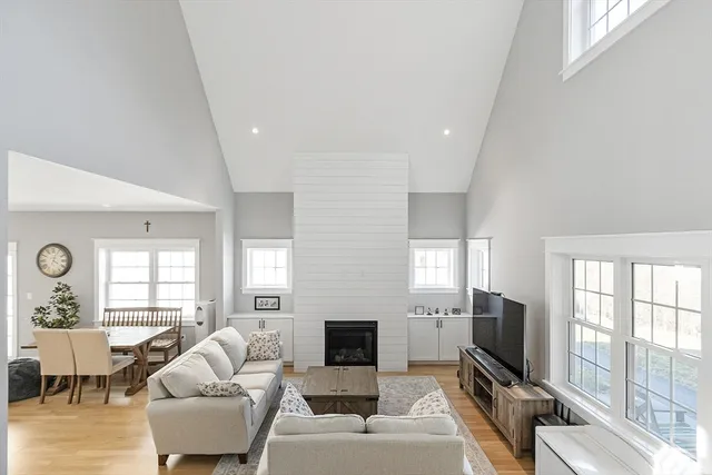 $749,900 | 7 Baldwin Court, Unit 7, Harvard, MA 01451