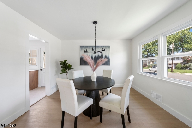791 Andover Road Union, NJ 07083 - Photo 4 of 33 Gallery Image 4