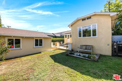 $1,749,000 | 330 North Gower Street, Los Angeles, CA 90004