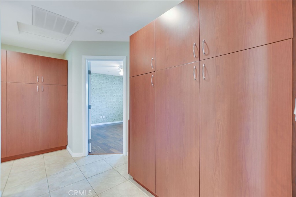 5531 Cornwall Avenue Riverside, CA 92506 - Photo 25 of 69 Hallway to the bedrooms