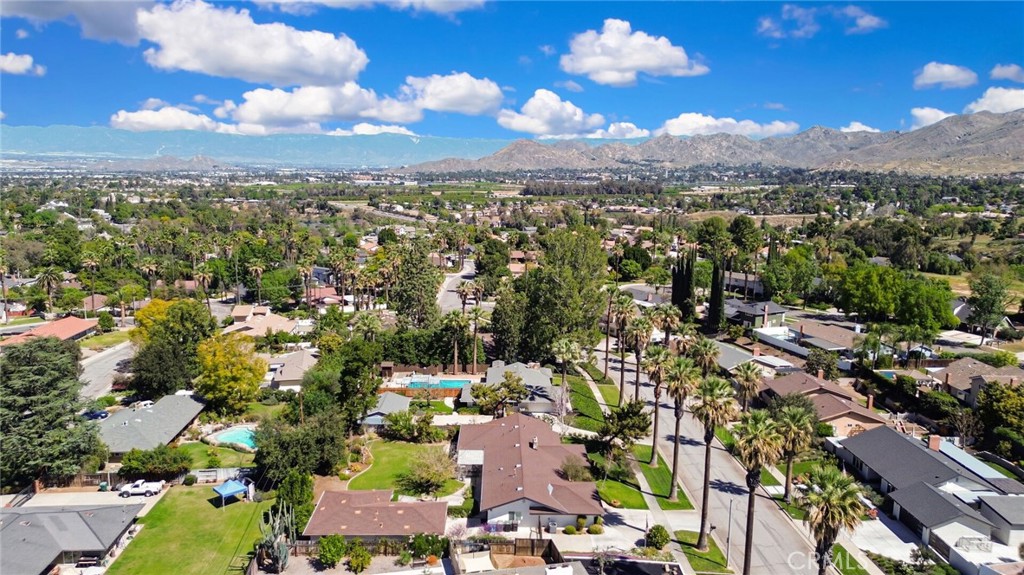5531 Cornwall Avenue Riverside, CA 92506 - Photo 55 of 69 a view of a city with mountains