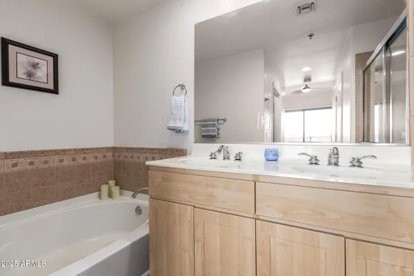 $340,000 | 16 West Encanto Boulevard, Unit 514, Phoenix, AZ 85003