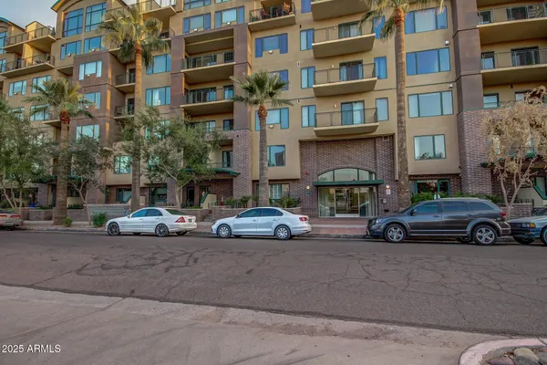 $340,000 | 16 West Encanto Boulevard, Unit 514, Phoenix, AZ 85003