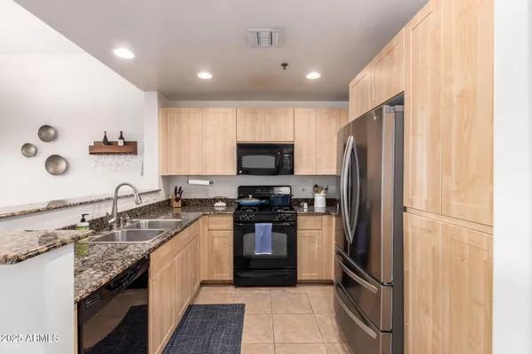 $340,000 | 16 West Encanto Boulevard, Unit 514, Phoenix, AZ 85003