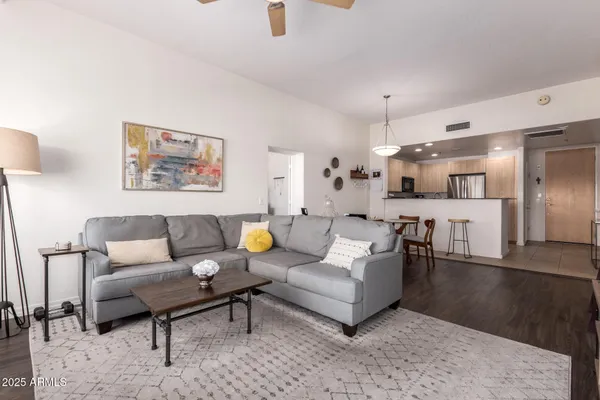 $340,000 | 16 West Encanto Boulevard, Unit 514, Phoenix, AZ 85003