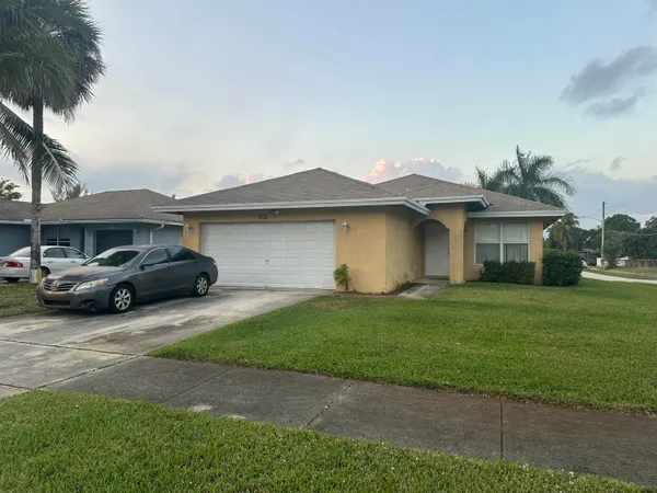 $425,000 | 505 Northeast 1st Avenue, Deerfield Beach, FL 33441