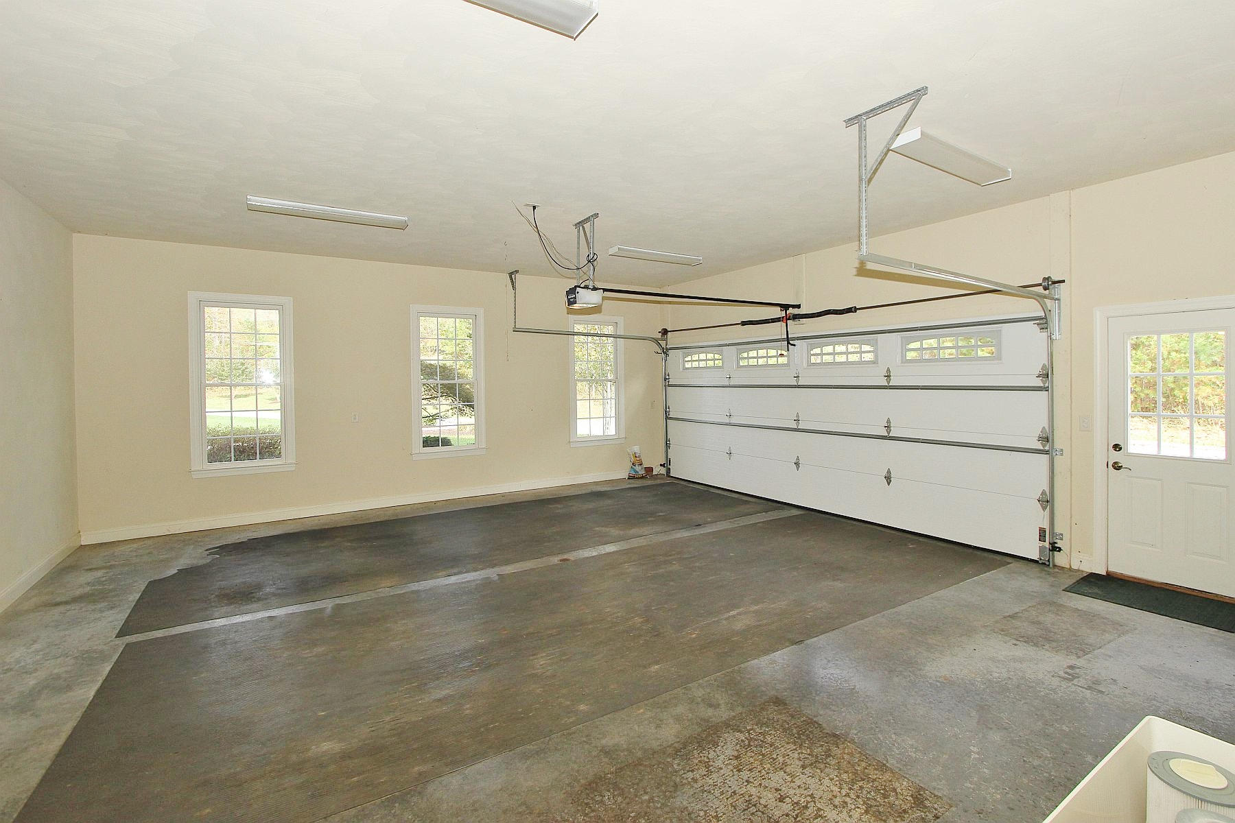 136 Claybrook Court Blue Ridge, VA 24064 - Photo 36 of 86 a view of a garage