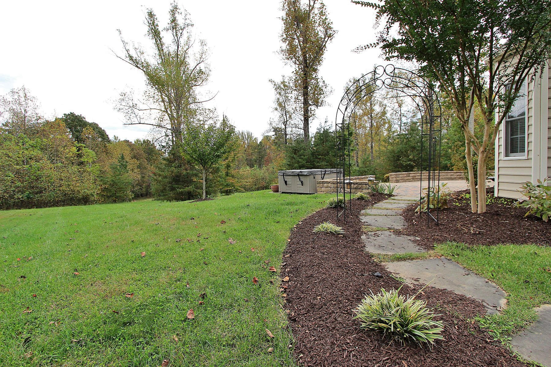136 Claybrook Court Blue Ridge, VA 24064 - Photo 83 of 86 a view of a park with large trees