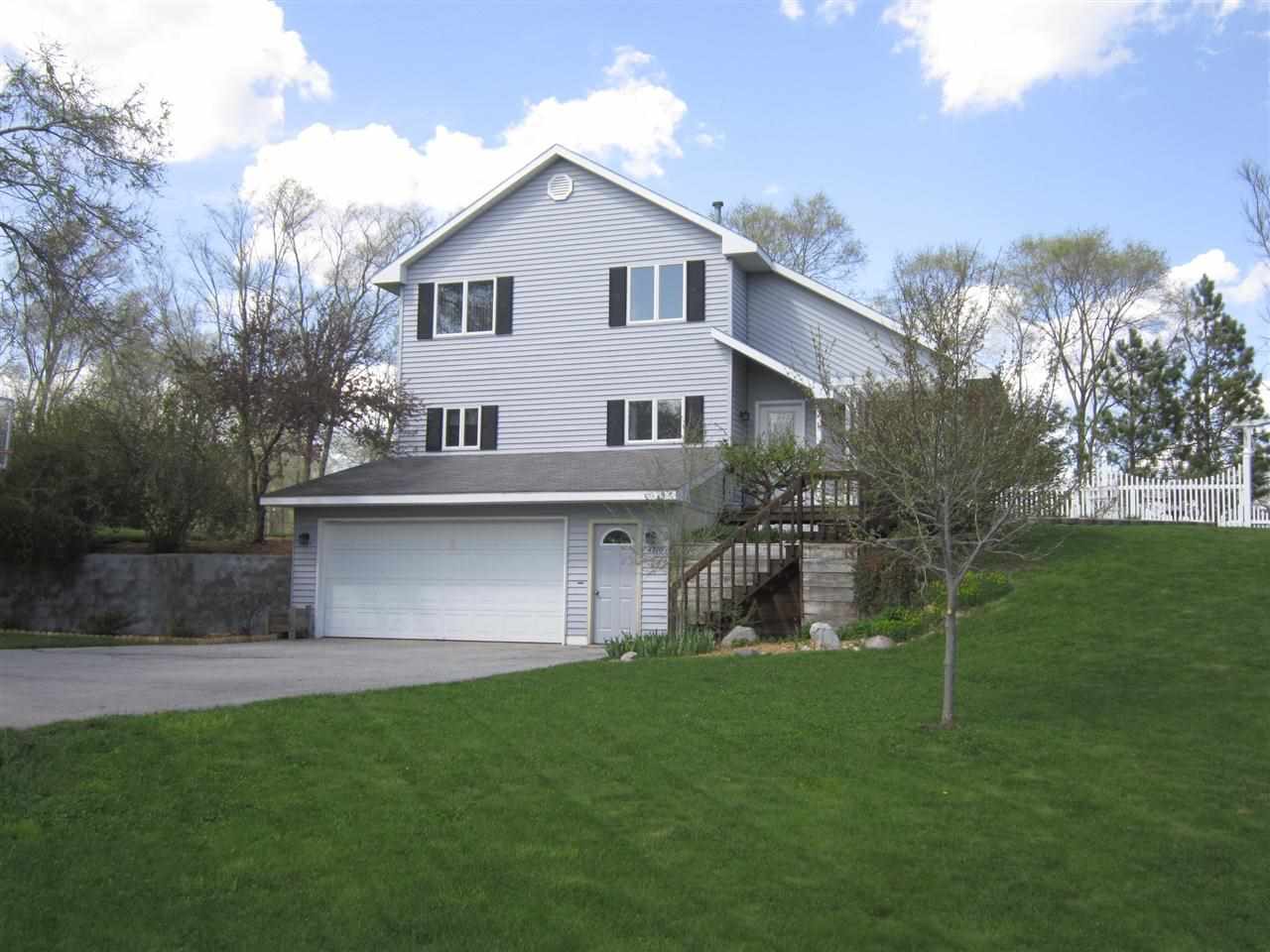 4210 Summerhill Road Traverse City, MI 49684 - Photo 1 of 20 1782045.JPG