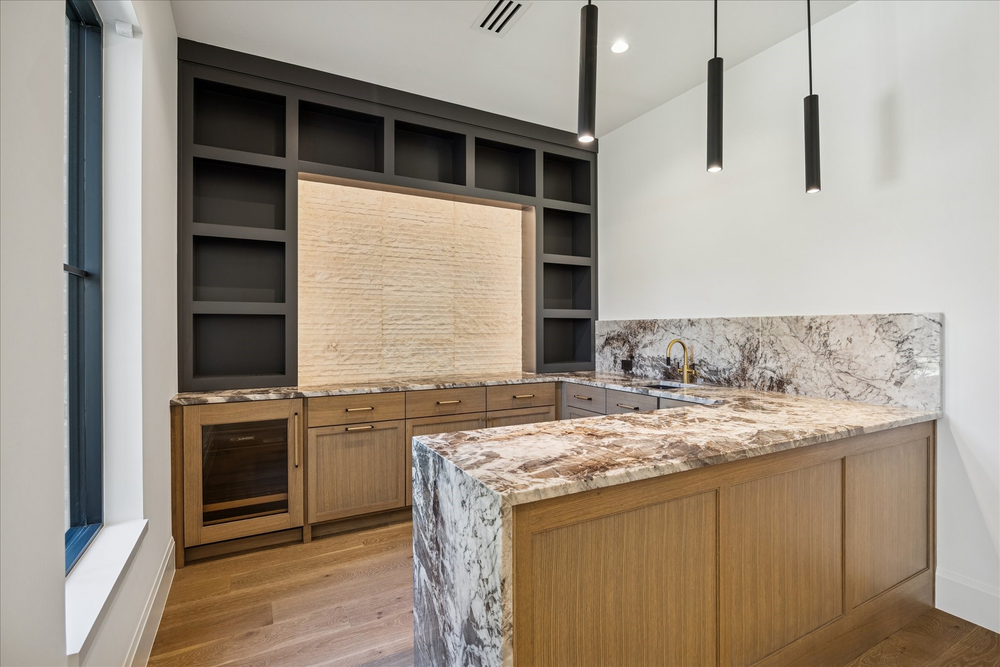 267 Maple Valley Road Houston, TX 77056 - Photo 12 of 40 a kitchen with a stove and a sink