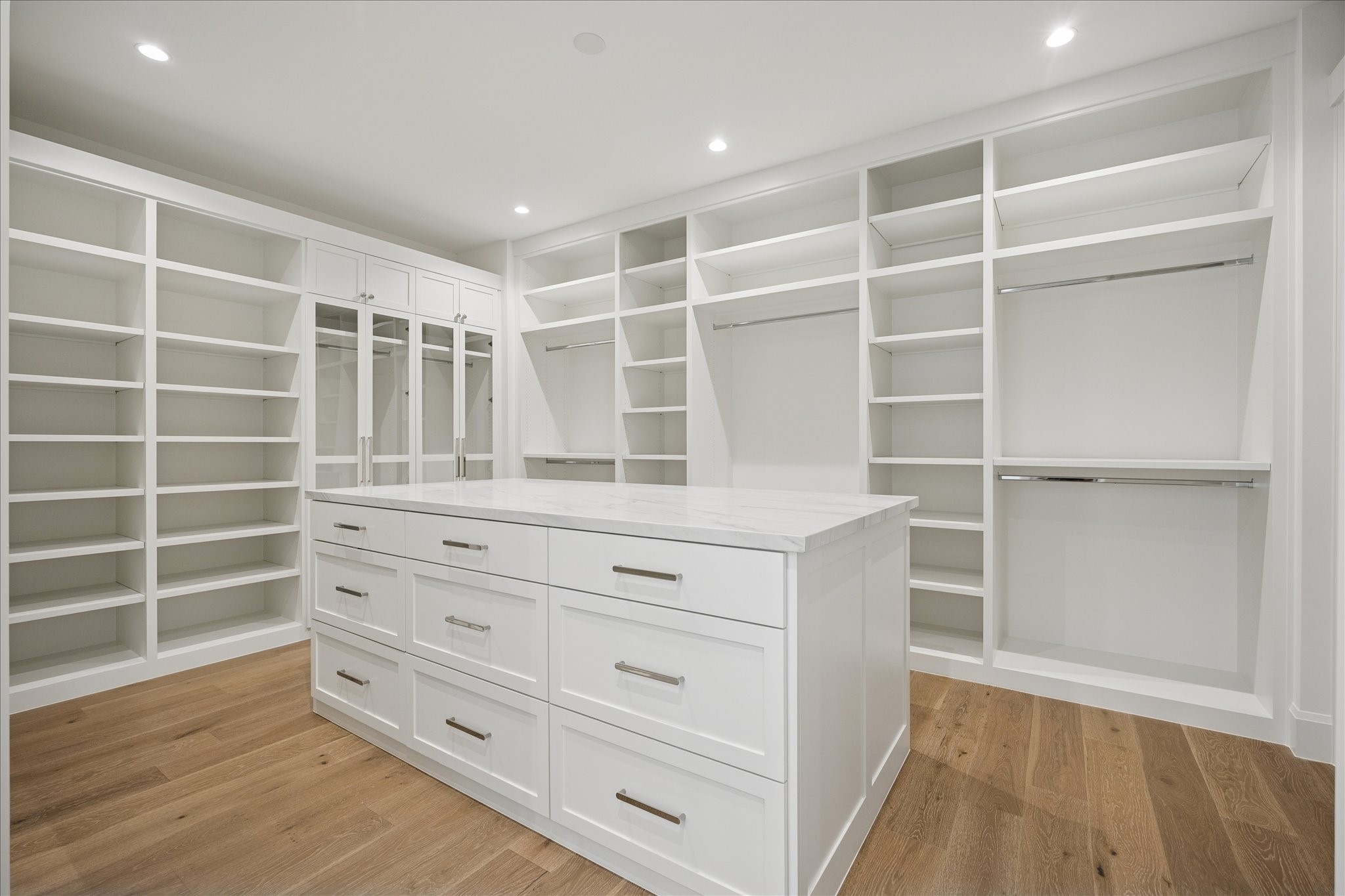 267 Maple Valley Road Houston, TX 77056 - Photo 27 of 40 a view of an empty walk in closet