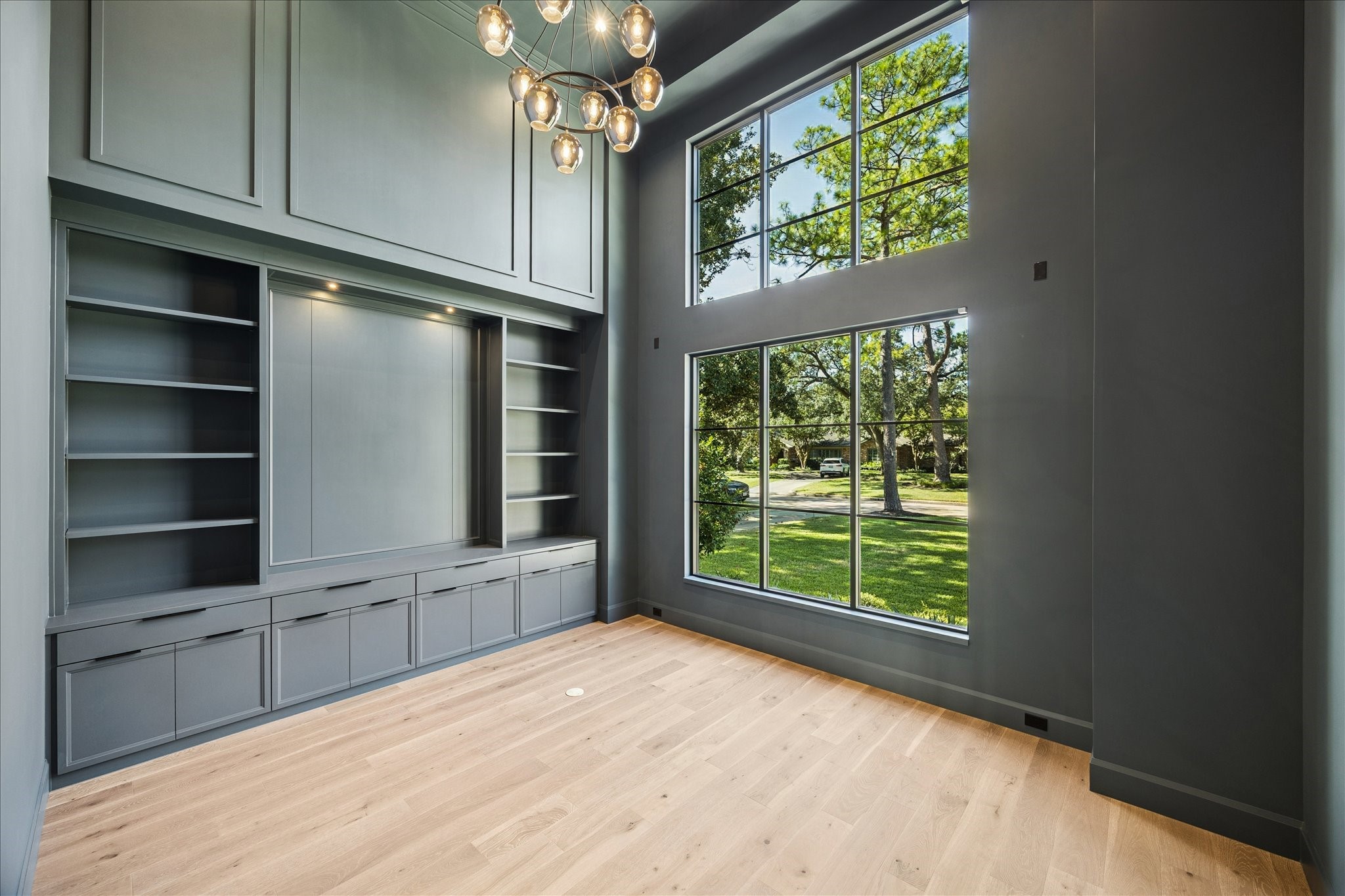 267 Maple Valley Road Houston, TX 77056 - Photo 3 of 40