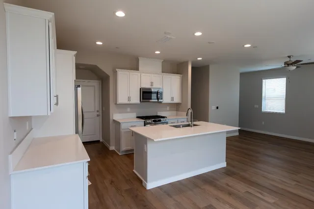 $404,490 | 793 Laina Avenue, Madera, CA 93636