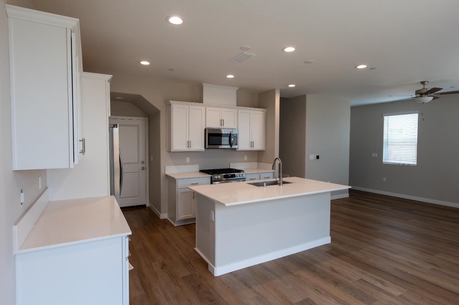 793 Laina Avenue Madera, CA 93636 - Photo 4 of 22