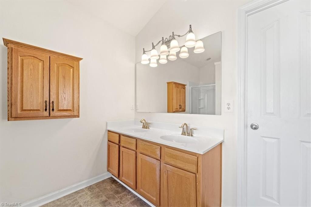 776 Spinning Wheel Point High Point, NC 27265 - Photo 24 of 37 Gallery Image 24