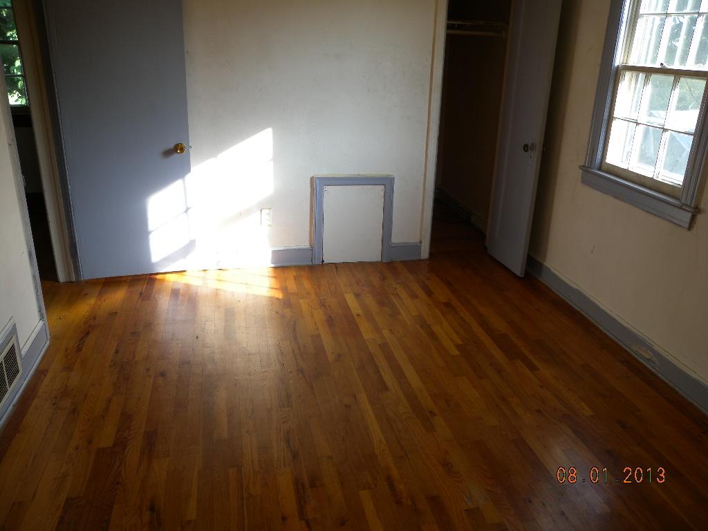 521 Fugate Road Northeast Roanoke, VA 24012 - Photo 12 of 16 013