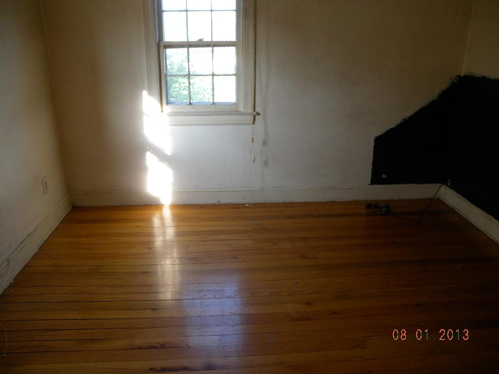 521 Fugate Road Northeast Roanoke, VA 24012 - Photo 13 of 16 014