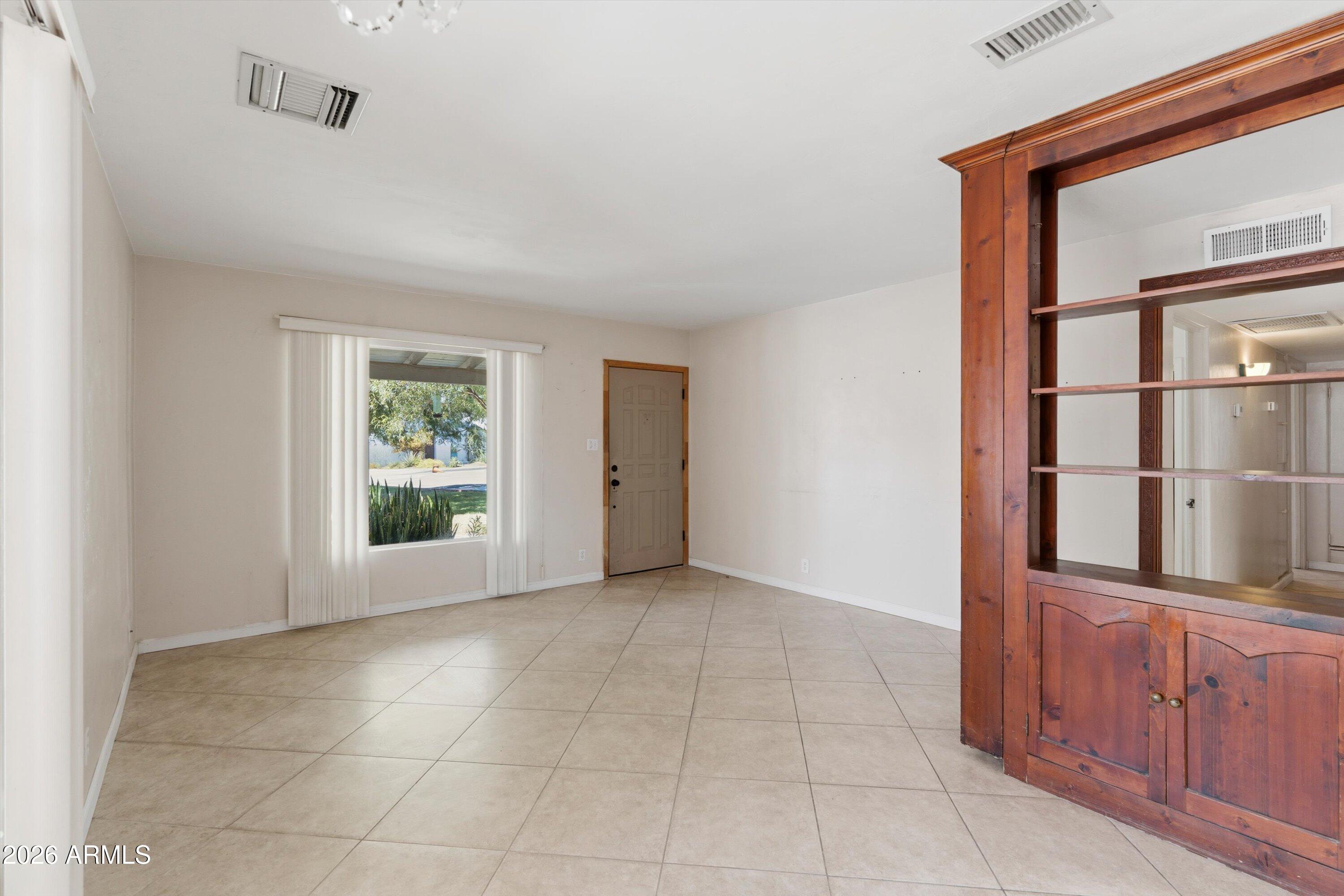 1130 East Colter Street Phoenix, AZ 85014 - Photo 7 of 37 12-Living Room