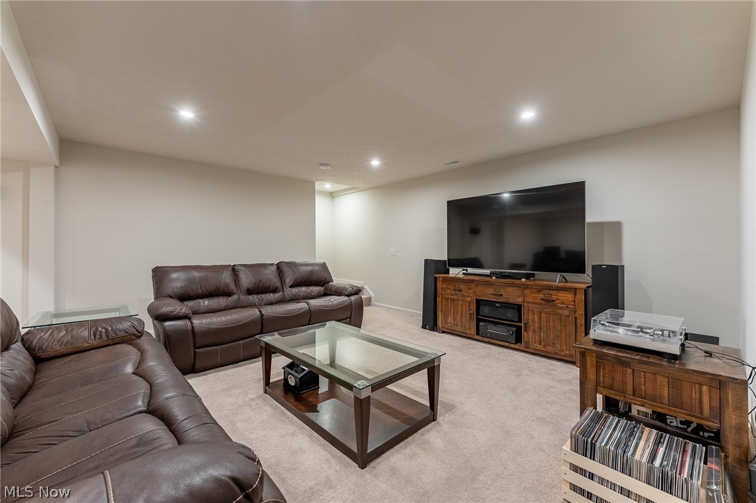 3065 Stonehurst Road Uniontown, OH 44685 - Photo 18 of 31 Gallery Image 18