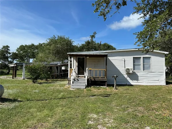 $1,250 | 470 Hailey Road, Rockport, TX 78382
