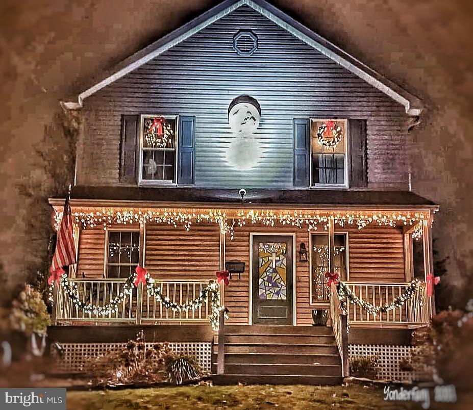 109 Loller Road Hatboro, PA 19040 - Photo 2 of 27 Holiday season!