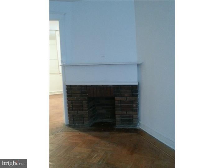 7519 Briar Road Philadelphia, PA 19138 - Photo 6 of 23 Living Room
