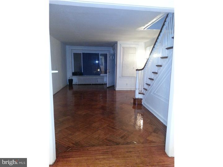 7519 Briar Road Philadelphia, PA 19138 - Photo 7 of 23 Living Room