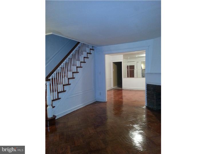 7519 Briar Road Philadelphia, PA 19138 - Photo 8 of 23 Living Room