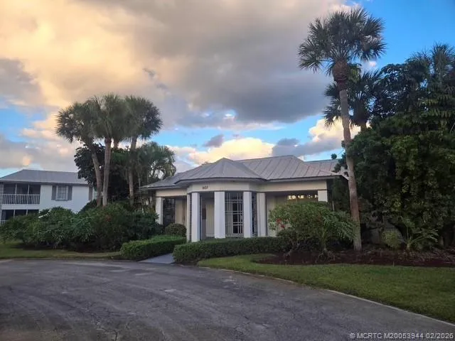 $1,650 | 803 Southeast Central Parkway, Unit 5, Stuart, FL 34994