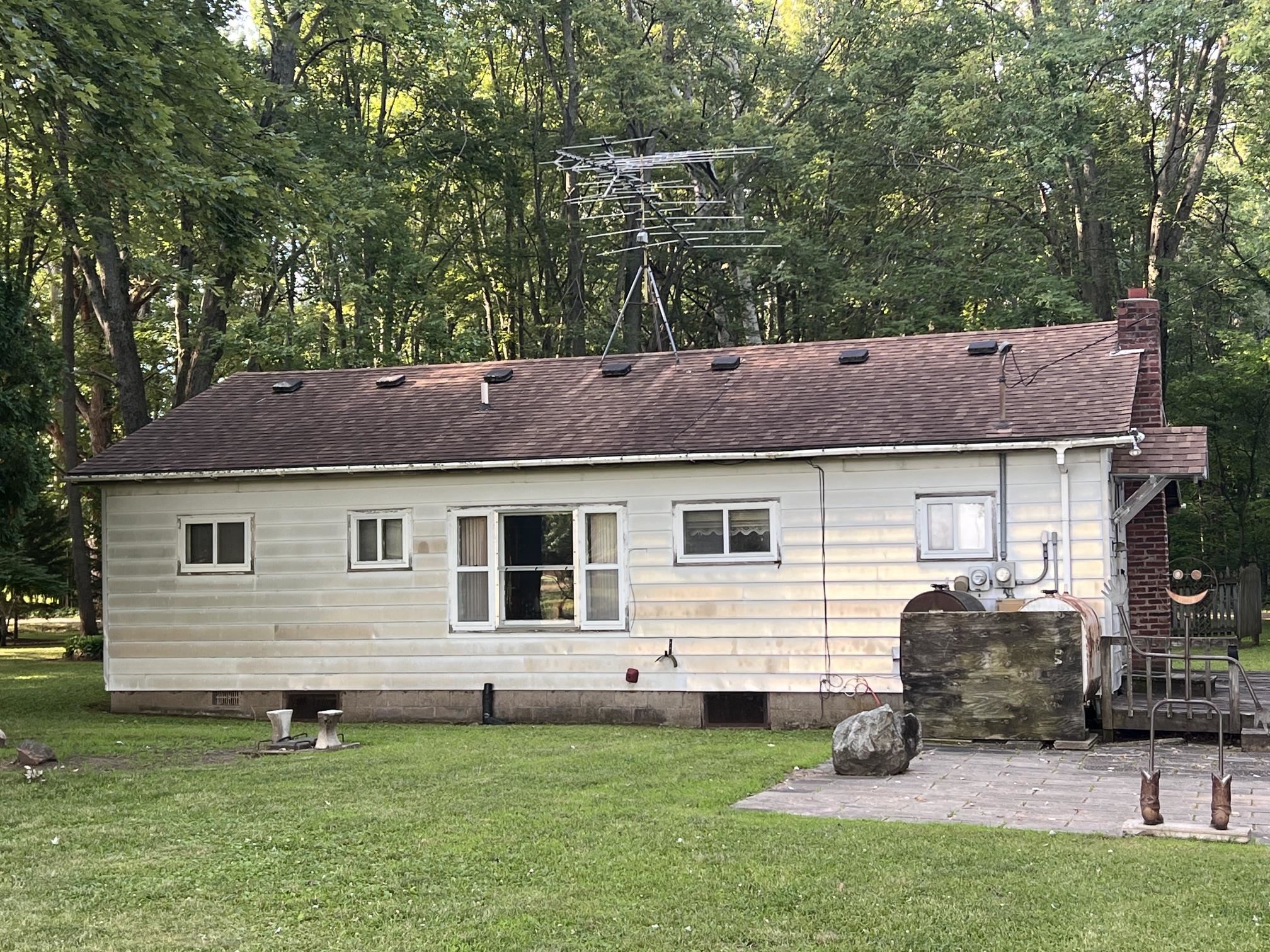 904 West Lovejoy Road Perry, MI 48872 - Photo 12 of 21