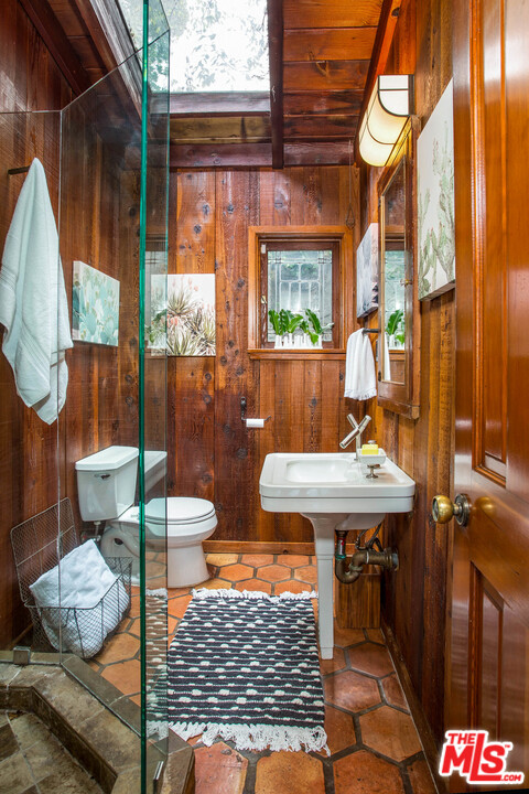 7280 Caverna Drive Los Angeles, CA 90068 - Photo 20 of 30 a outdoor space with the couches and dining table
