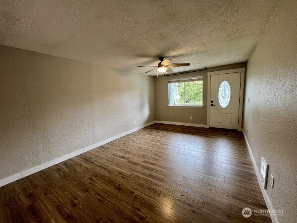 7514 14th Loop Northeast Olympia, WA 98516 - Photo 2 of 10