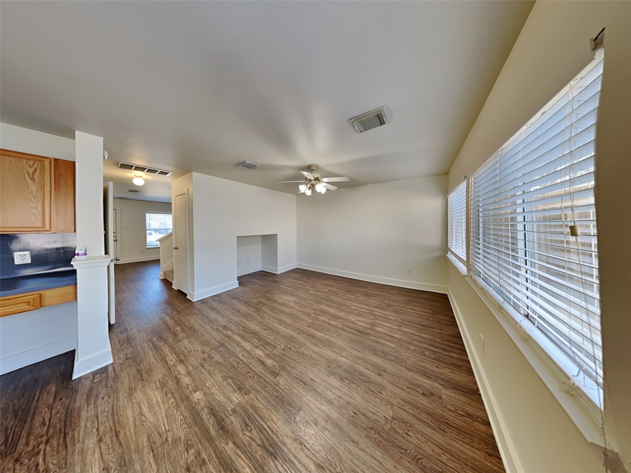 817 Lightningbug Lane Conroe, TX 77301 - Photo 4 of 20