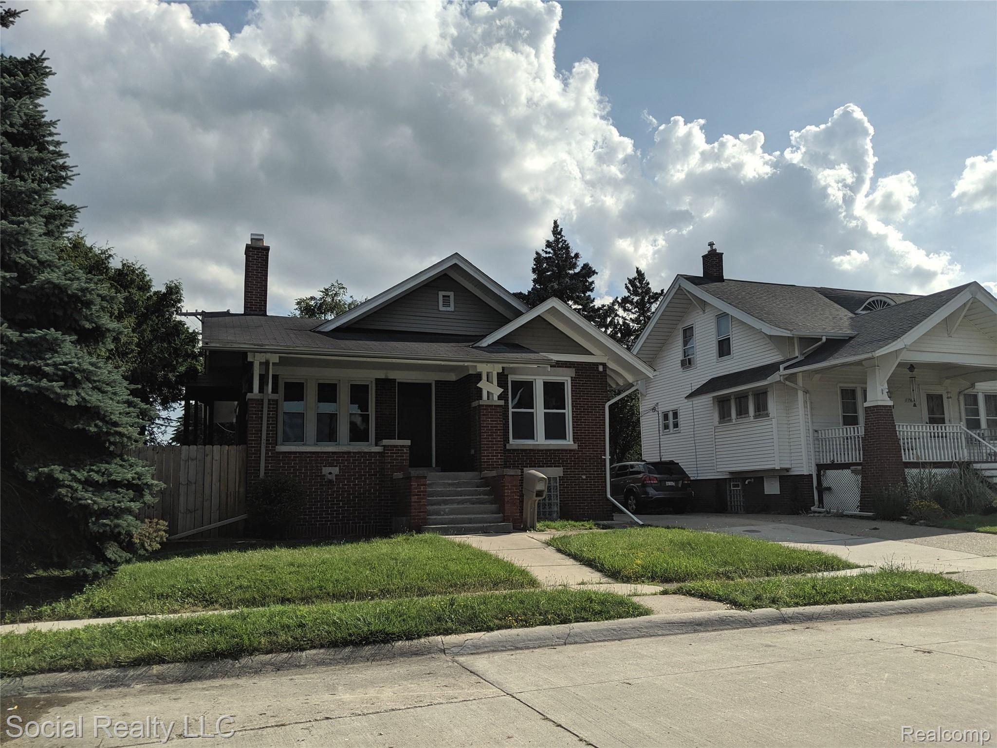 15824 Charles R Avenue Eastpointe, MI 48021 - Photo 2 of 36 IMG_20190717_172438.jpg