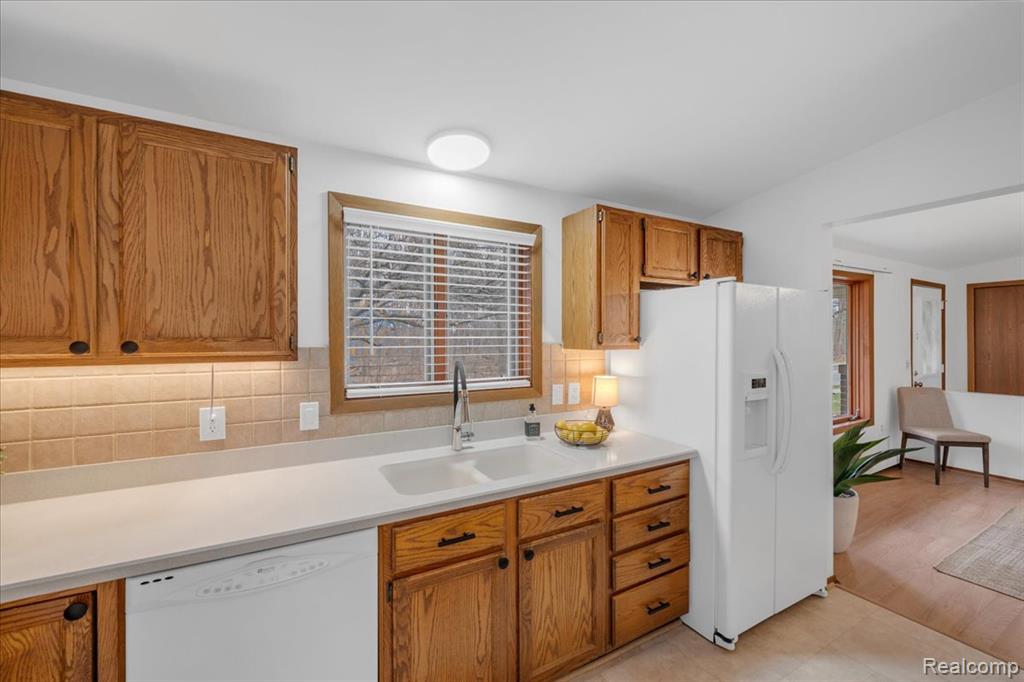 955 Woodlane Drive, Unit 9 Rochester Hills, MI 48307 - Photo 12 of 41