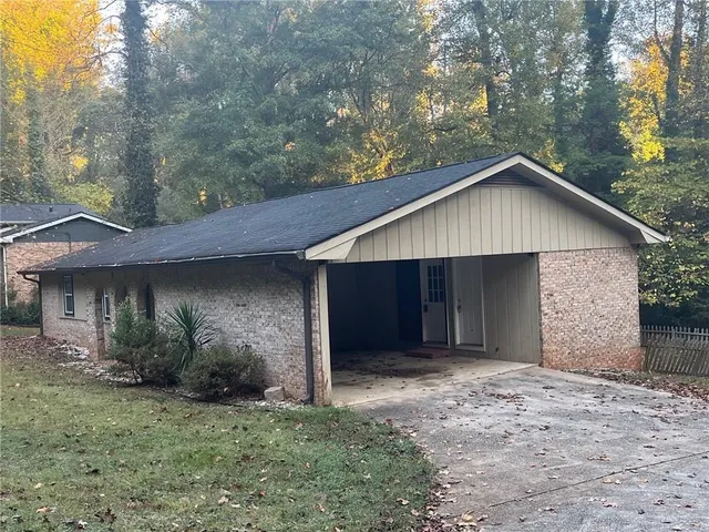 $2,000 | 5826 Simone Drive, Stone Mountain, GA 30087