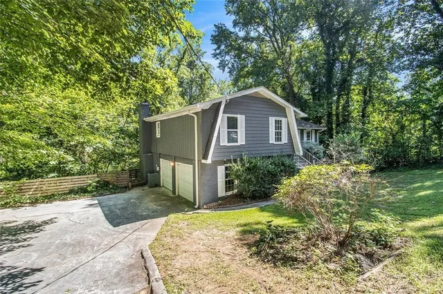 $2,000 | 5826 Simone Drive, Stone Mountain, GA 30087