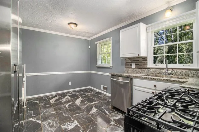 $2,000 | 5826 Simone Drive, Stone Mountain, GA 30087