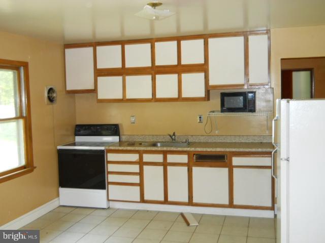 8694 Downey Road Severn, MD 21144 - Photo 14 of 29 Kitchen