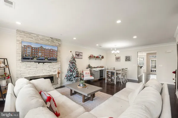 $3,300 | 43131 Wealdstone Terrace, Ashburn, VA 20148