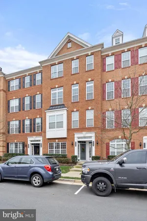 $3,300 | 43131 Wealdstone Terrace, Ashburn, VA 20148