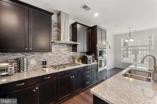 $3,300 | 43131 Wealdstone Terrace, Ashburn, VA 20148